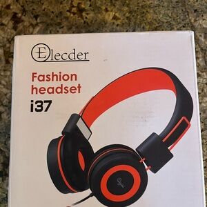 Elecder i37 Fashion Headset - Black and Red